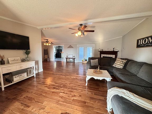 4th image of 17 Groves Rd