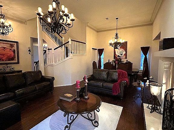 4th image of 618 Lightstone Dr