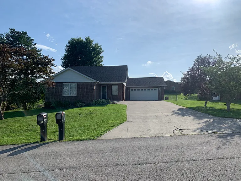 3115 Flynn Blvd — Photo 1