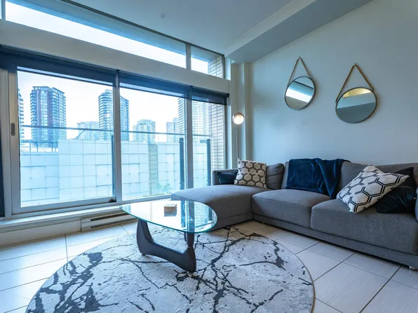 33 W Pender St #709, Vancouver, BC V6B 0E5