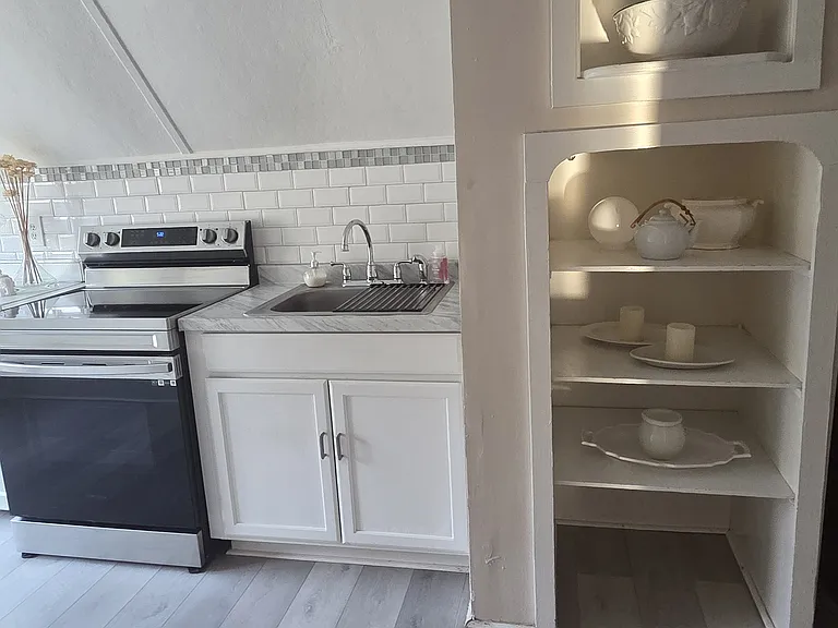 41 Hobart St #2 — Photo 9