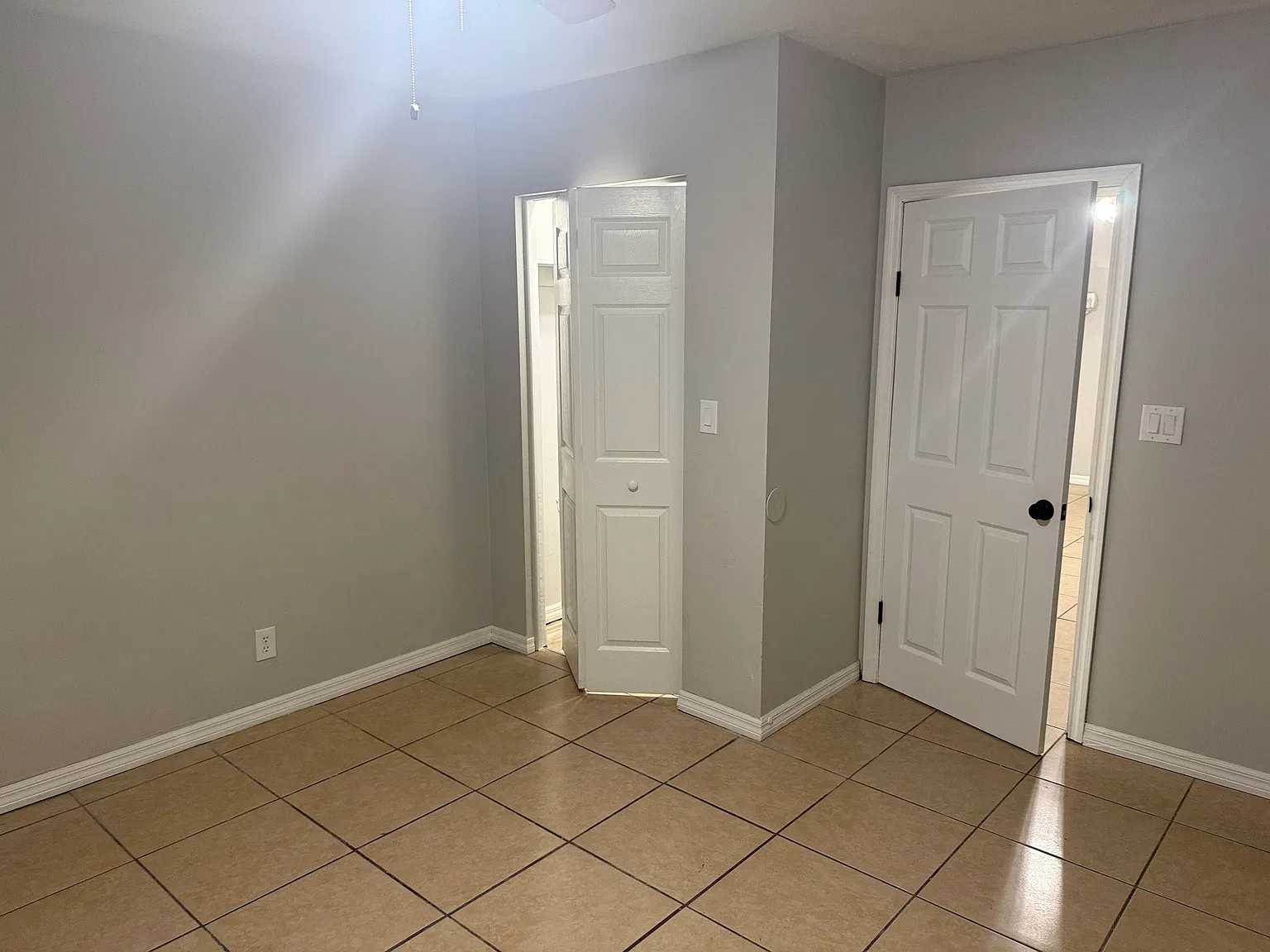 3 bed, $1,900 — Photo 4