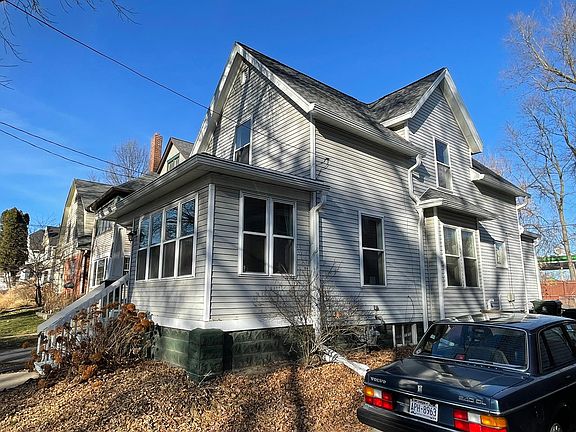 2810 Sommers Ave, 3 bedroom, 3 bathroom, two-car garage.