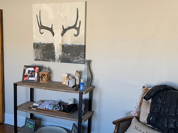 3rd image of 835 N Hoyne Ave APT 1