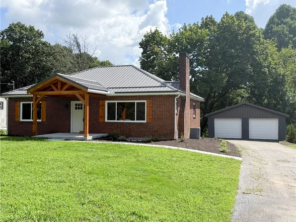 4533 Ridgeview Dr, Greensburg, PA 15601