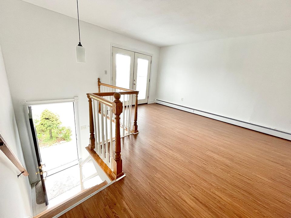 1st image of 241 Weed Ave #2F