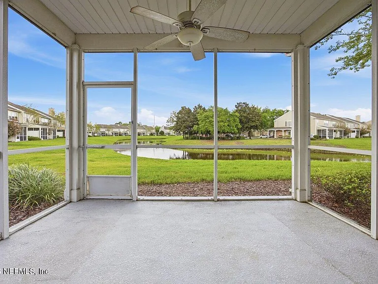11152 Castlemain Cir S — Photo 23