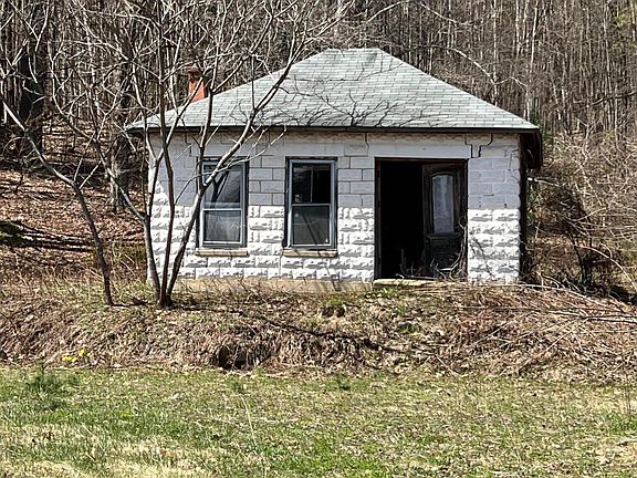 3rd image of 427 West Rd
