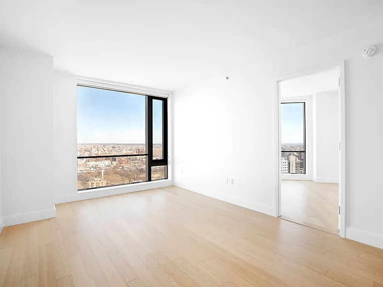 10 City Point #44E — Photo 3