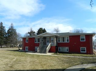200 Maple St APT 8, Sugar Grove, IL 60554