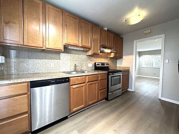 4th image of 3785 Pershing Ave APT 3