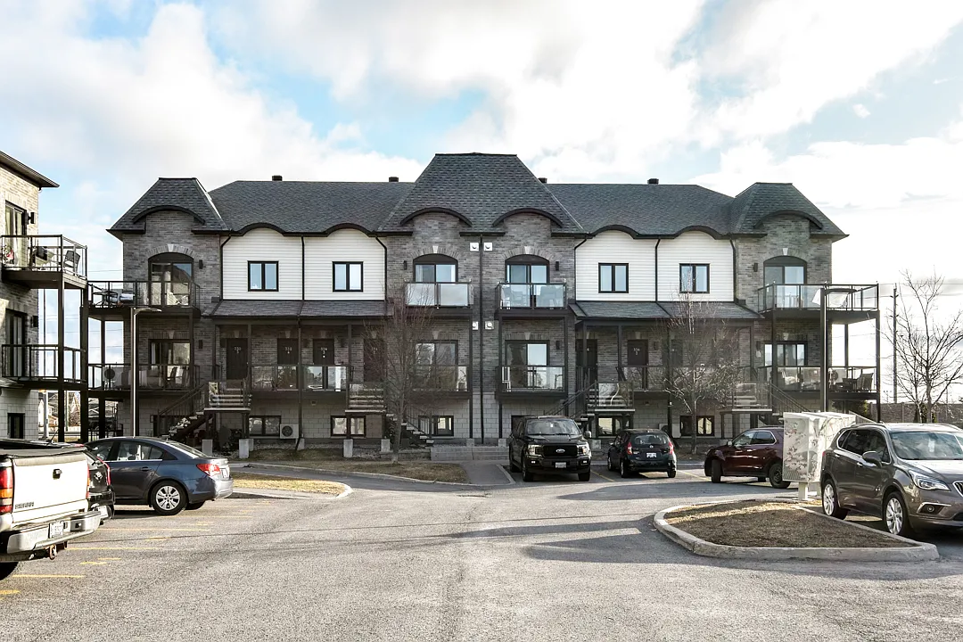 Lake Avenue by Brigil ( Carleton Place ) — Photo 2