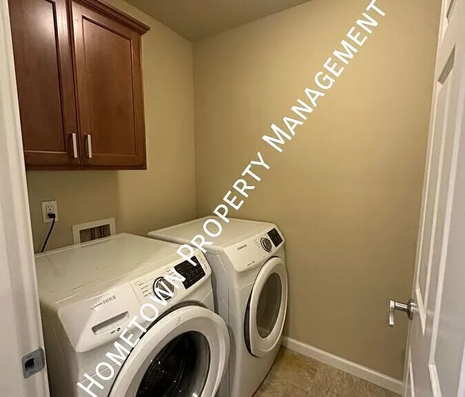4241 Dudley Dr NE — Photo 15