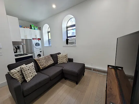 Rented by Kleier Residential | media 12