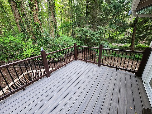 New TREX deck & rails (2025) - entertain on the deck!