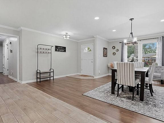 3rd image of 2315 Juniper Dr