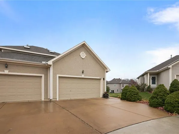 22808 W 72nd Ter, Shawnee, KS 66227