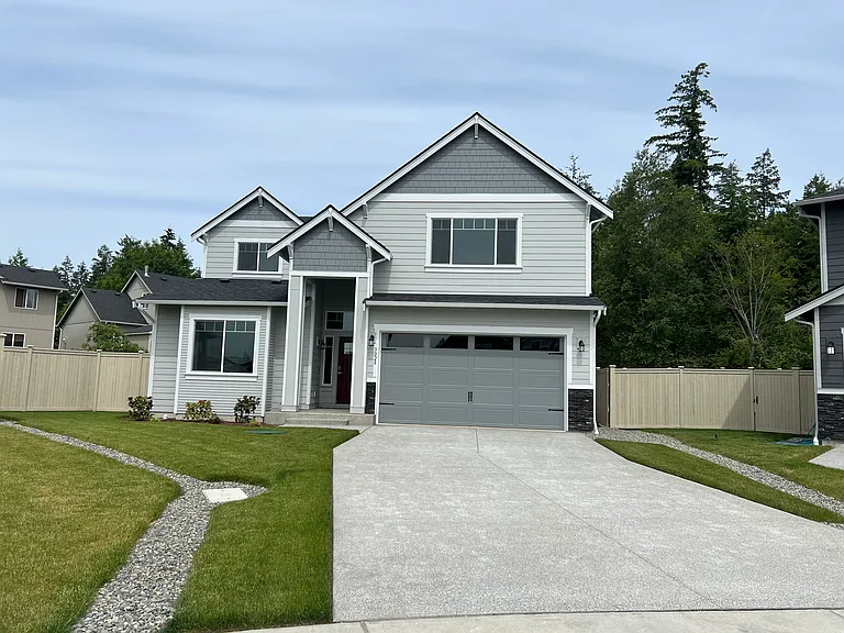 3028 Stephanie Loop NE — Photo 2