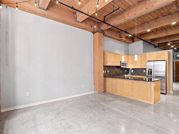 4th image of 712 Broadway Blvd #401