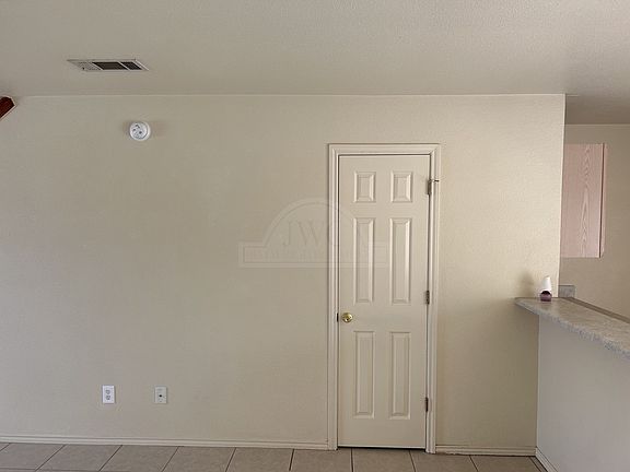4th image of 3307 Barcelona Dr APT D