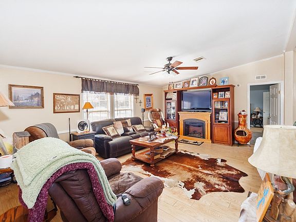3rd image of 474 Hanging Tree Rd