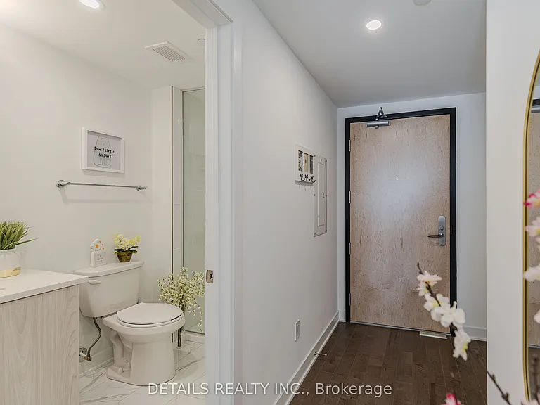 340 Queen St #1008 — Photo 6
