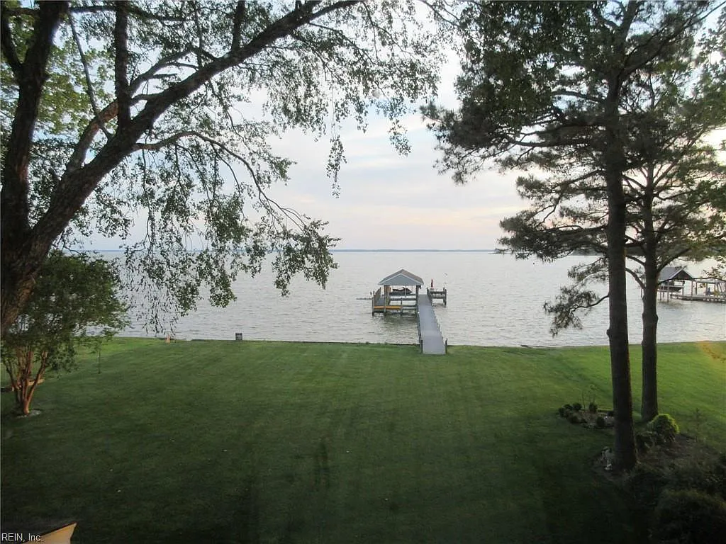 4 bed, 5.0 bath, 3188 sqft, $4,000 — Photo 3
