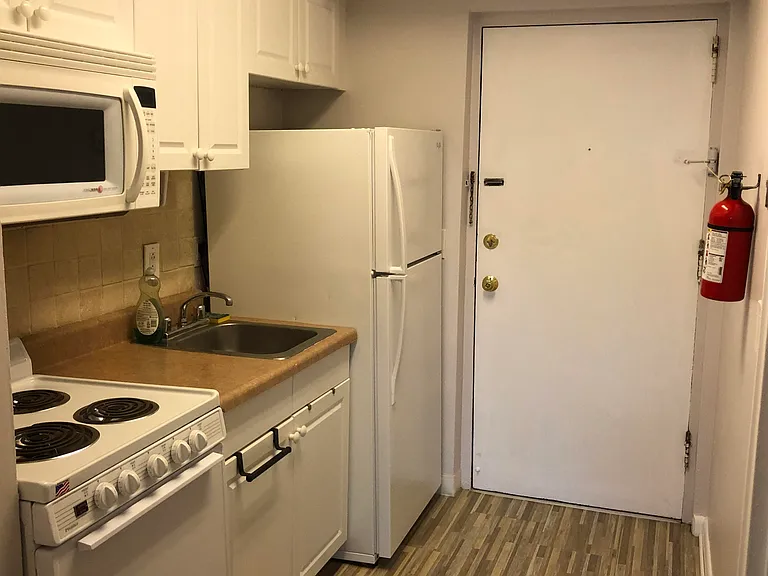 200 Ocean Park Ave #1C — Photo 13