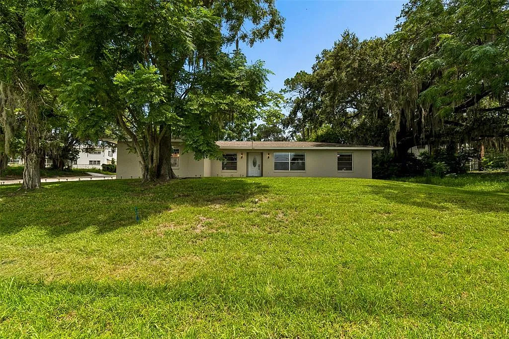 3 bed, 2.5 bath, 1707 sqft, $2,400 — Photo 3