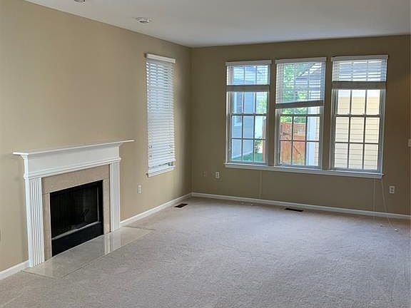 3rd image of 50277 Monroe St #44
