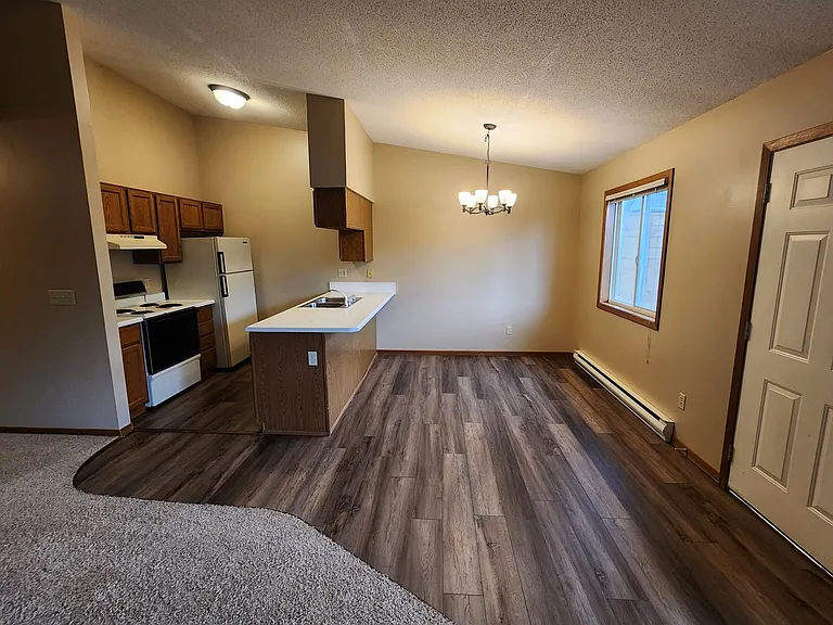 4001 Yucca Dr — Photo 4