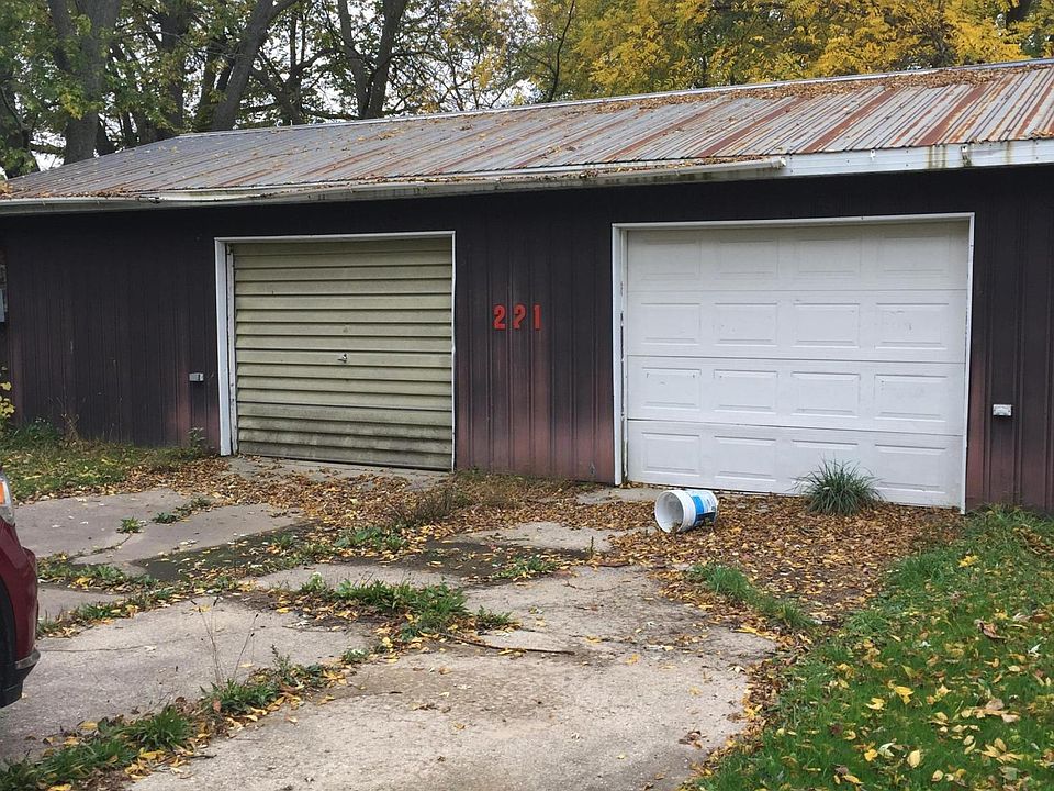 2nd image of 221 Hanline St