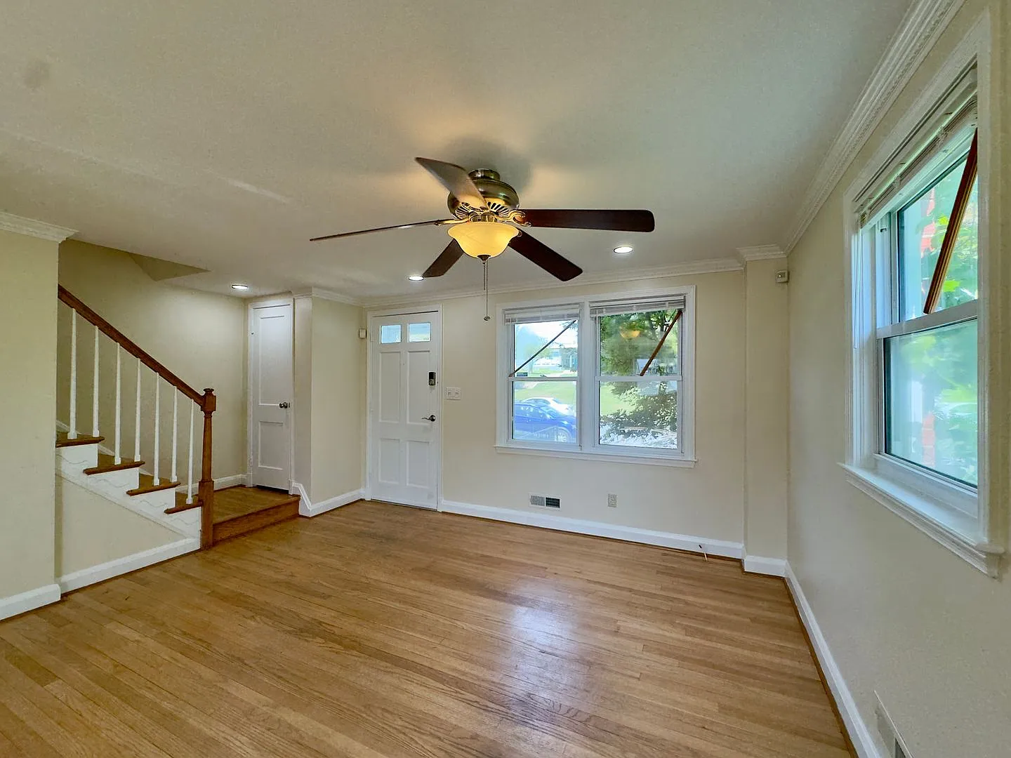 Charming 3BD/2BA Townhome in Gwynn Oak, MD! — Photo 2