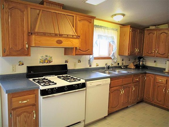 Wood Range Hood. Stove & DW.