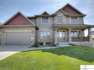 17215 Emmet St, Omaha, NE 68116