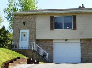 1597 N Reading Rd, Stevens, PA 17578