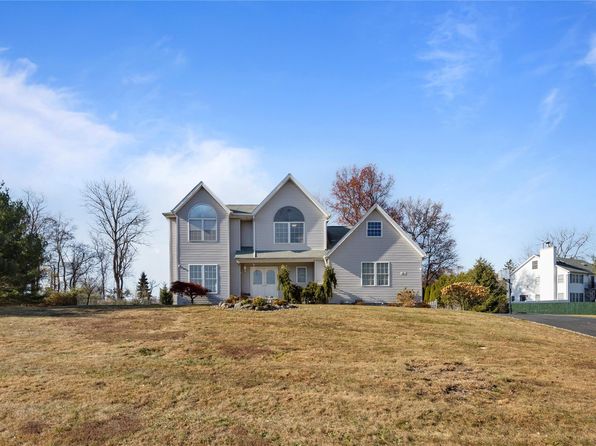 10 Garrett Court, Spring Valley, NY 10977