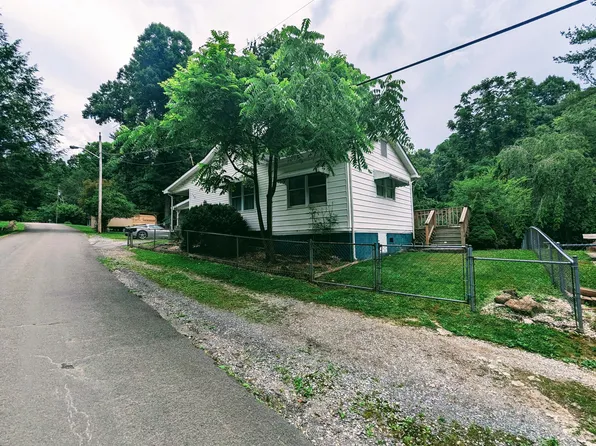 158 Holly Dr, Clintwood, VA 24228