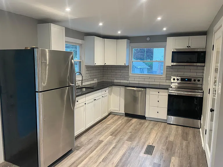 55 Yarmouth Rd — Photo 10