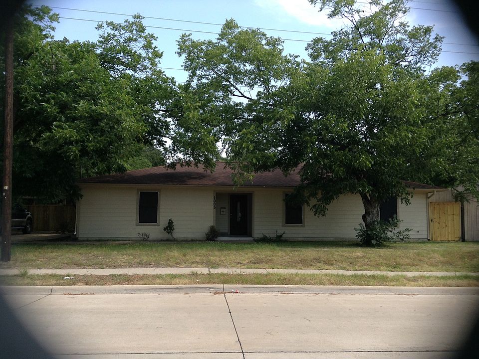 1st image of 1005 Sunset Dr