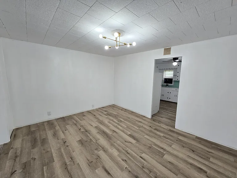 824 E Doddridge Ave #824 — Photo 14