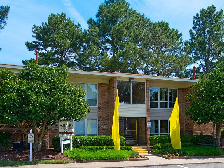 Wellington at Western Branch Apartments — Photo 8