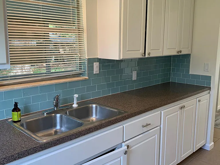 825 Clarke Ave — Photo 11