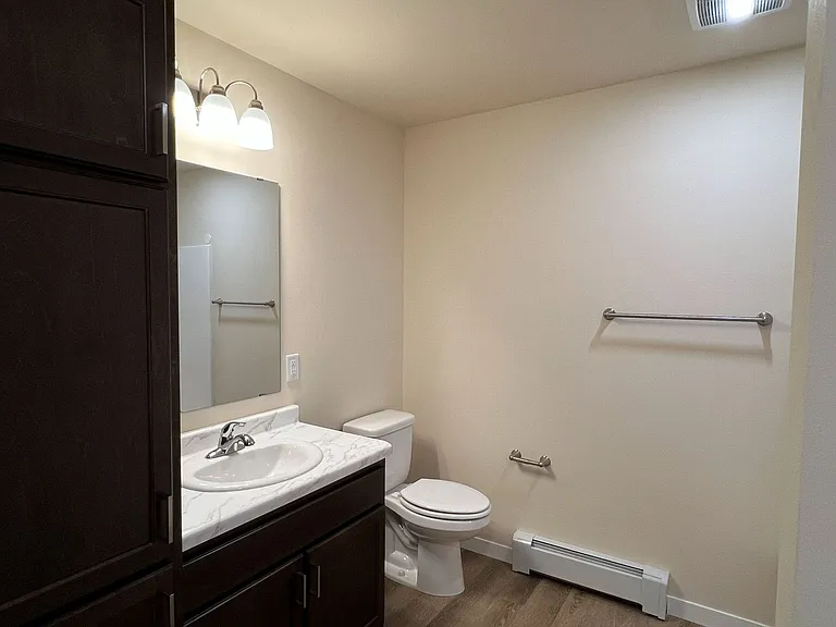 713 Caroline St — Photo 211