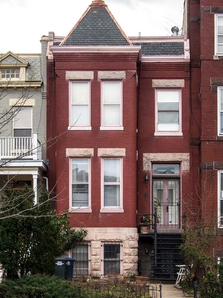 655 Maryland Ave NE photo 1