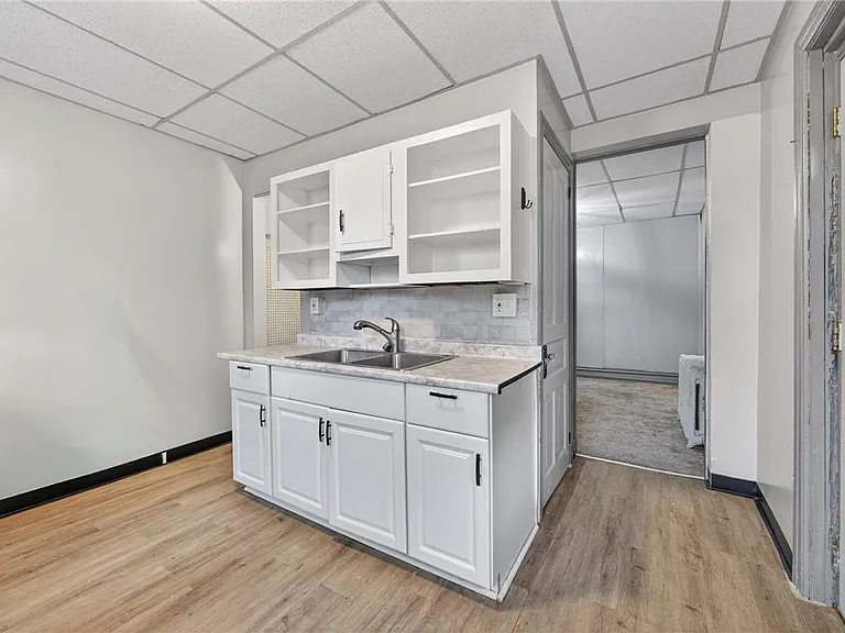 1139 W Linden St — Photo 15