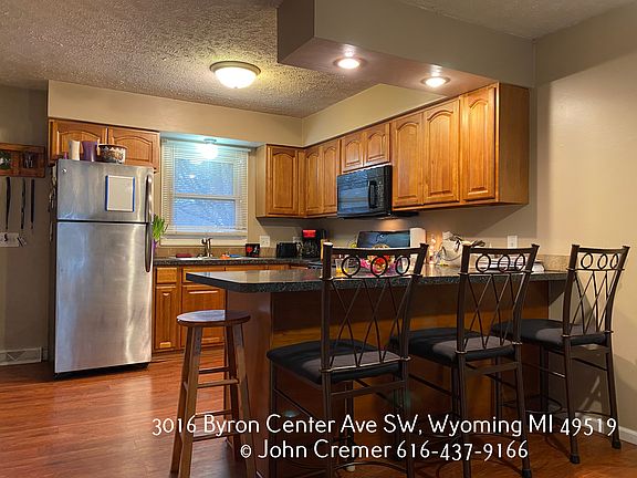3rd image of 3016 Byron Center Ave SW