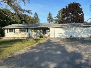 1066 Farnsworth Rd, Lapeer, MI 48446