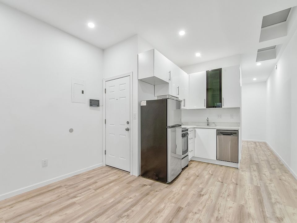 1st image of 1670 1st Ave APT 4N