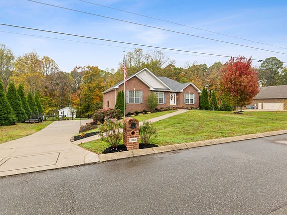 5th image of 1382 Eastland Dr